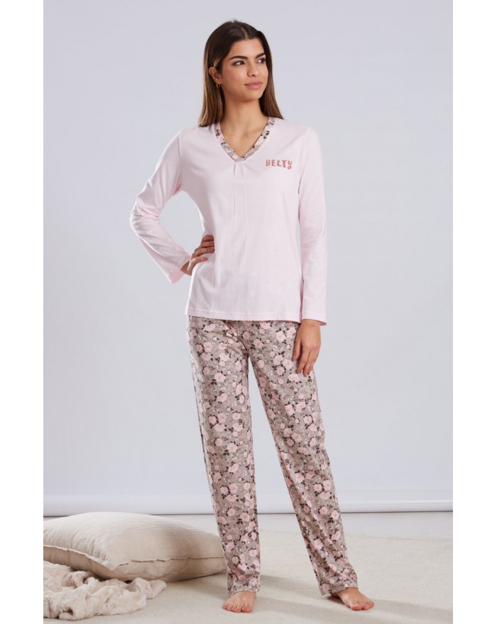 Pijama de mujer con rosas...
